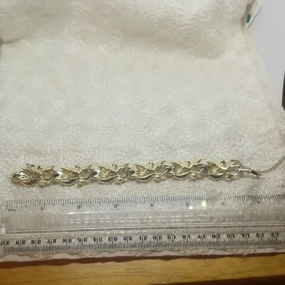Coro Bracelet Yellow Leaves Berries Gold Tone Rare Broken Vintage